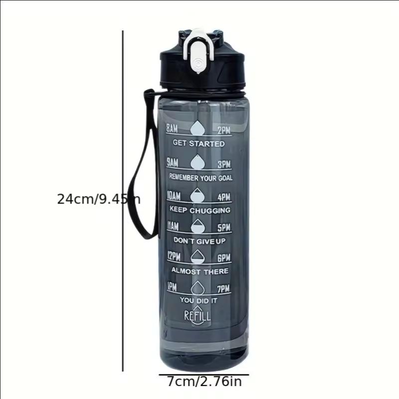 Bouteille d'eau de sport portable 750 ml avec paille et sangle de transport. Bouteille de sport anti-fuite. Ouverture en un clic pour l'entraînement physique.