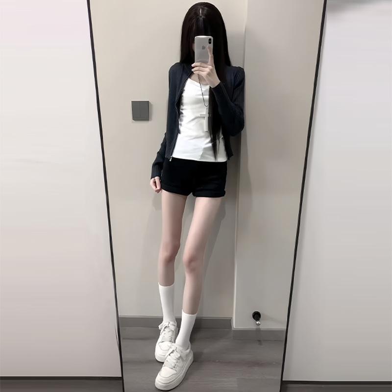 

2025 Women s Black High-Waisted A-Line Slimming Shorts: Autumn/Winter Hip-Hugging Outerwear Medium чёрный