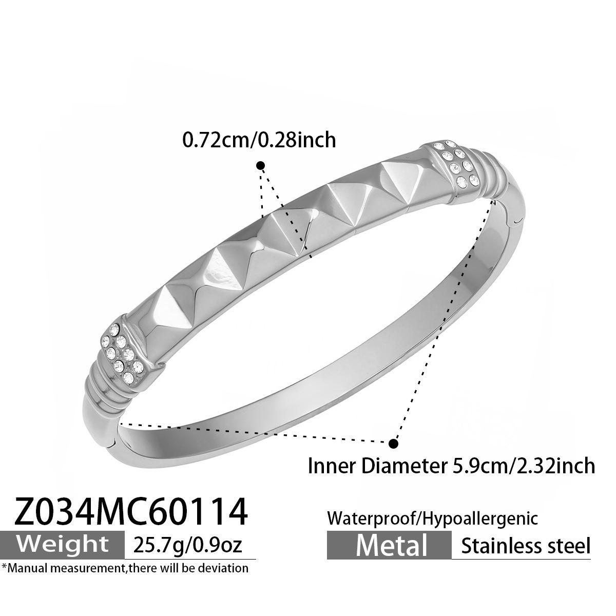 Минималистичный набор браслетов с цирконами и акриловыми цветами