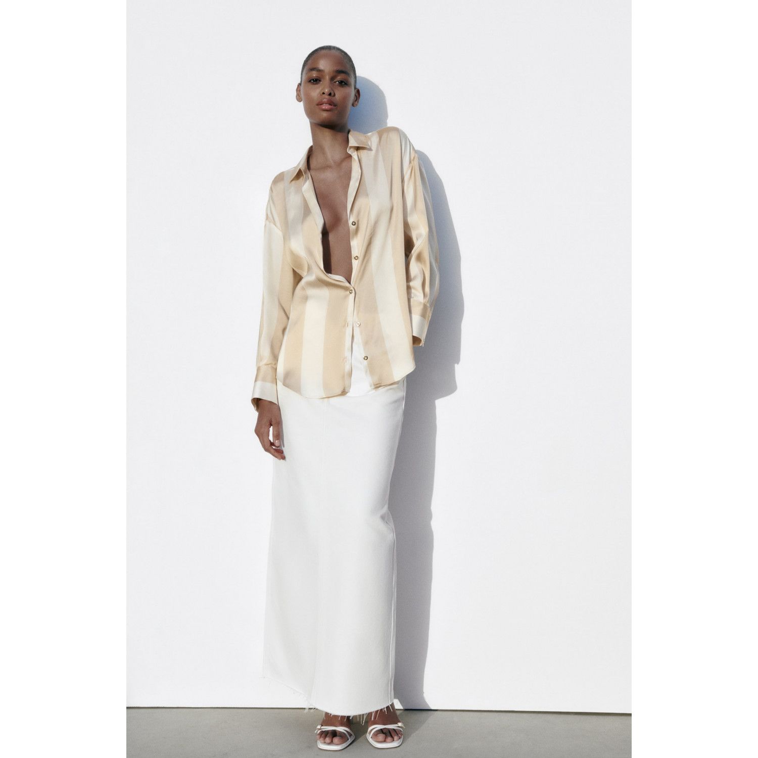 

OVERSIZED SATIN-EFFECT SHIRT