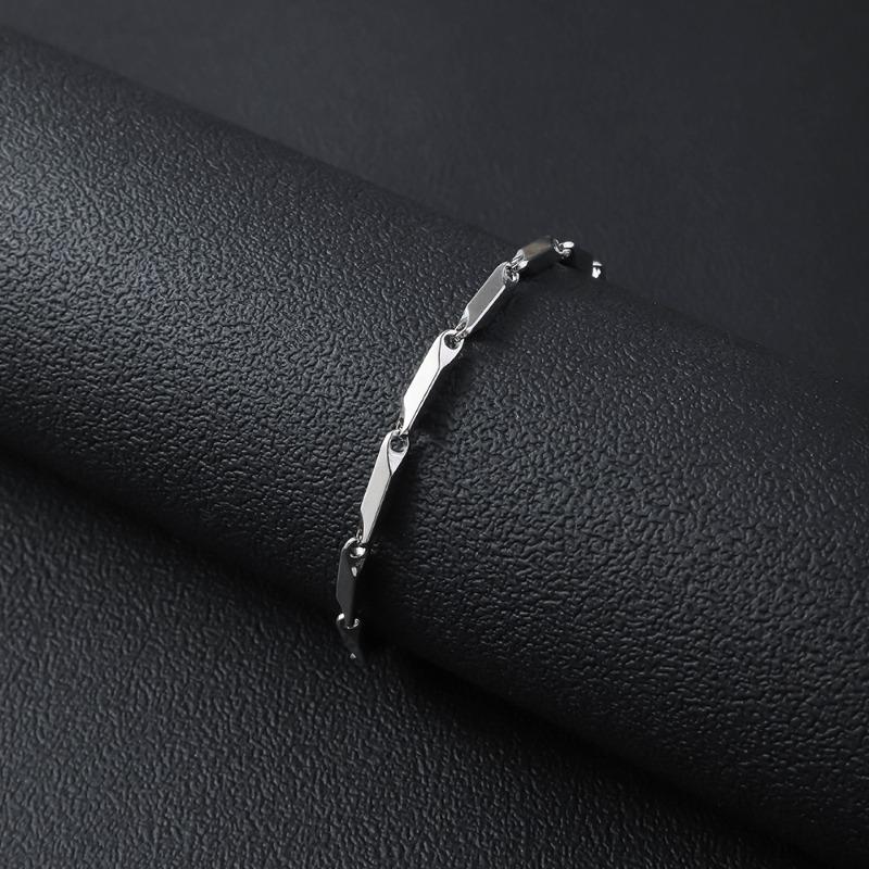 Titanium Steel Oval-shaped Stainless Steel Bracelet - High-end, Fashionable and Luxurious Hand Chain for Both Men and Women