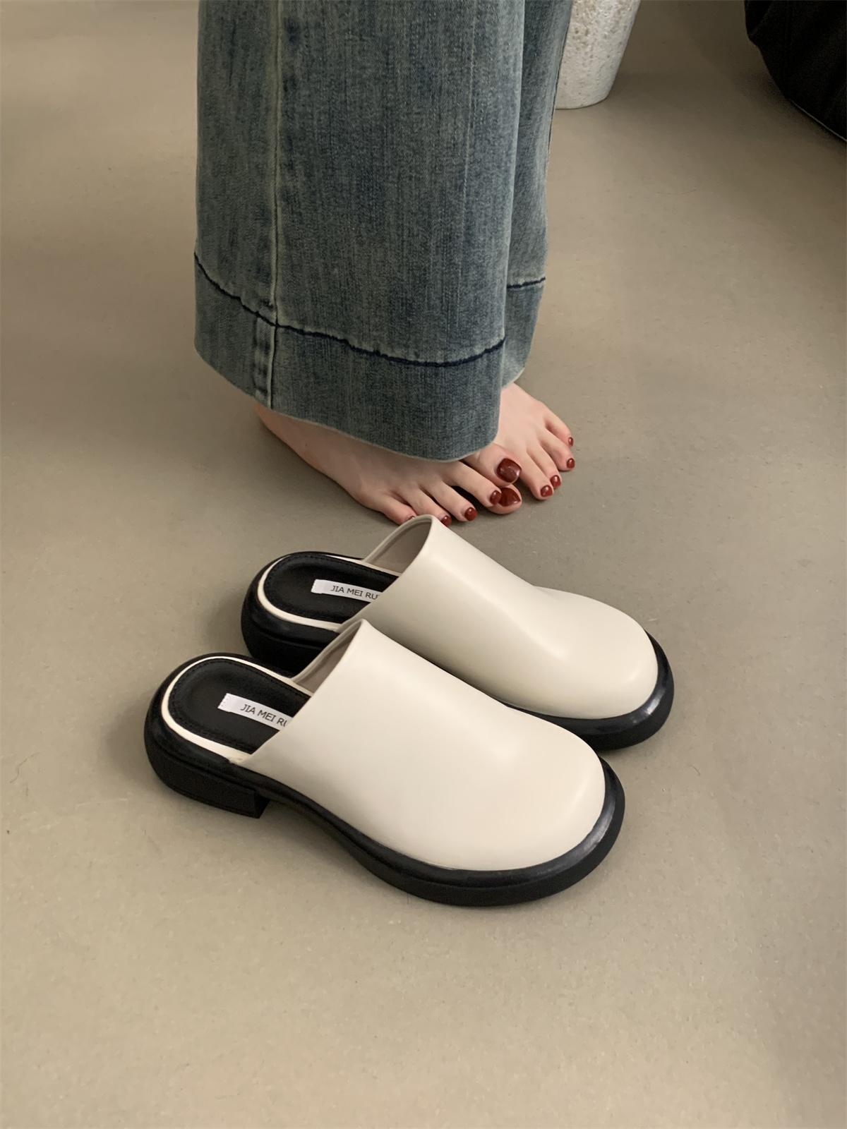 

Модные мюли для женщин 2024 с закрытым носком, женские тапочки, лоферы, роскошные слайды на среднем каблуке, весна-лето, новинка, для вождения, с закрытым носком, полутапочки 35 бежевый