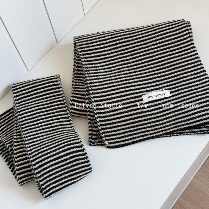Classic Black and White Color Item Japanese Female Protagonist Versatile Striped Knitted Scarf Couple Parent and Child  Fashionable Warm Scarf