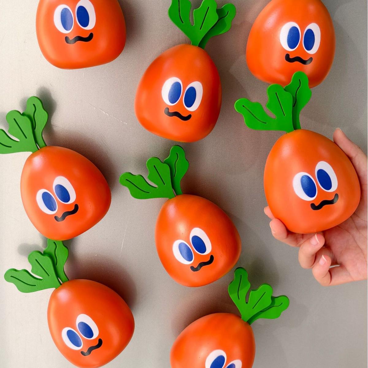 Carrot Wooden Easter Ornament: Festive Home Decor