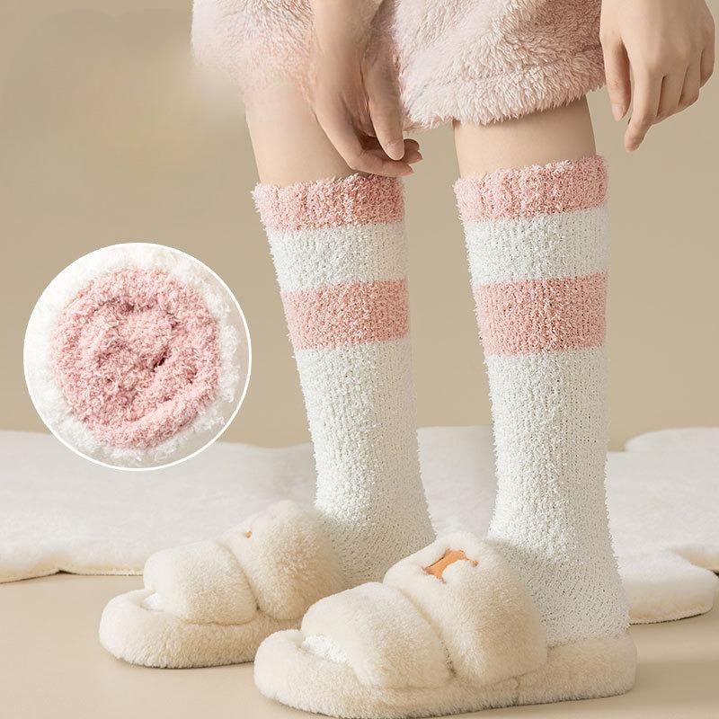 Thickened Long Coral Fleece Sleeping Socks for Women, Warm Fleece Postpartum Socks and Fleece Calf Home Socks for Autumn and Winter