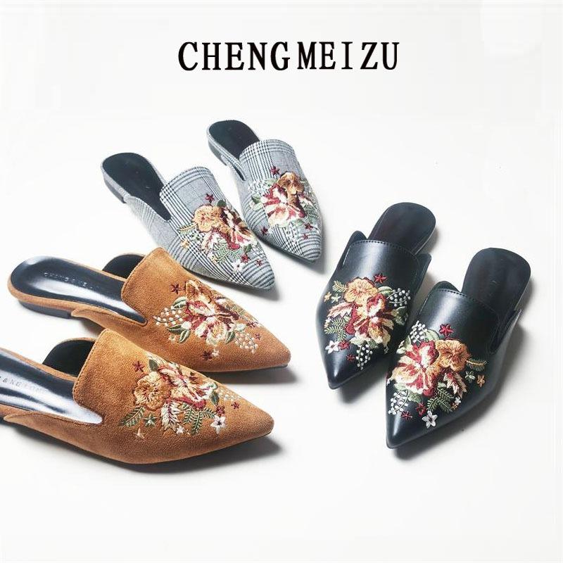 Chengmei Foot New Flat-bottomed Slippers Embroidered Pointed Women's Shoes Retro Half Slippers Women