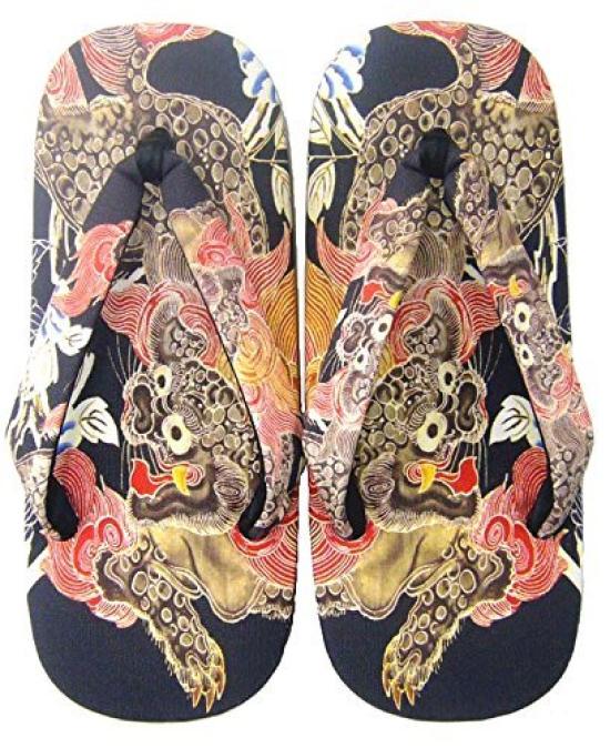 

сандалии гэта с дизайном китайского льва и из натуральной коровьей кожи ручной работы, изготовленные мастерами в Японии L или [Shibaso Shoten] подошва японского производства, (размер (26,0 см