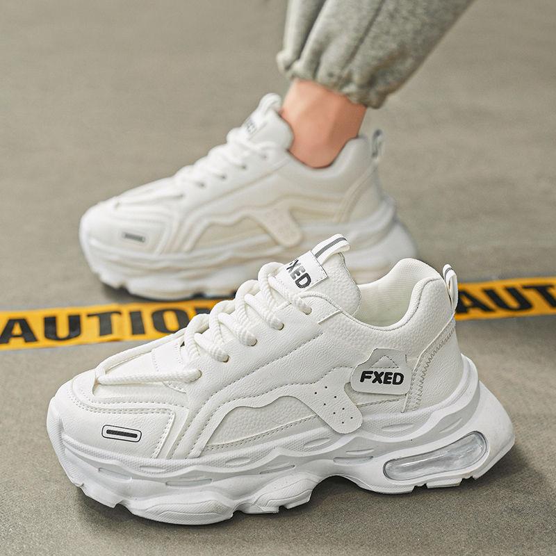 Herrenschuhe Sommer neue atmungsaktive kleine weiße Schuhe Herren Trend vielseitige Plateausportschuhe Herren lässige trendige Schuhe