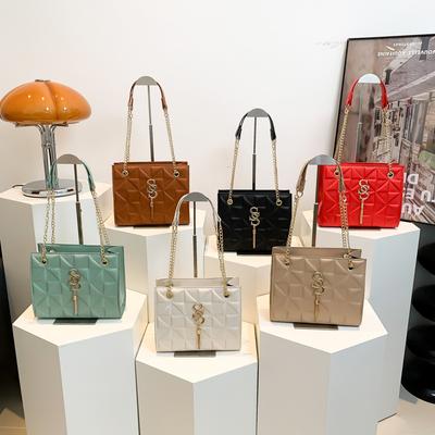 Chain Women's Bag New High-value Light Luxury Tassel Shoulder Bag Trendy and Fashionable Crossbody Small Square Bag Commuter Armpit Bag