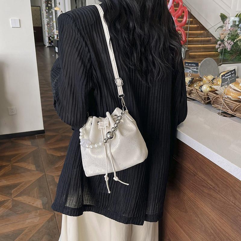 Fashionable 2024 Street Style Pu Chain Bucket Bag For Women With Quilted Stitching