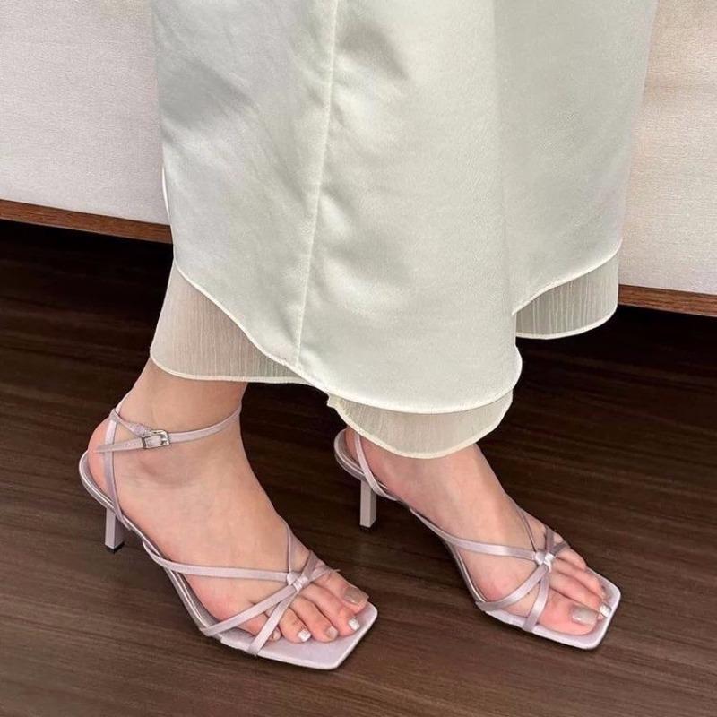 2025 Sandals Clear Heels Open Toe Black Shoes for Women Buckle Strap New Peep Beige Square Summer Girls Low High Comfort