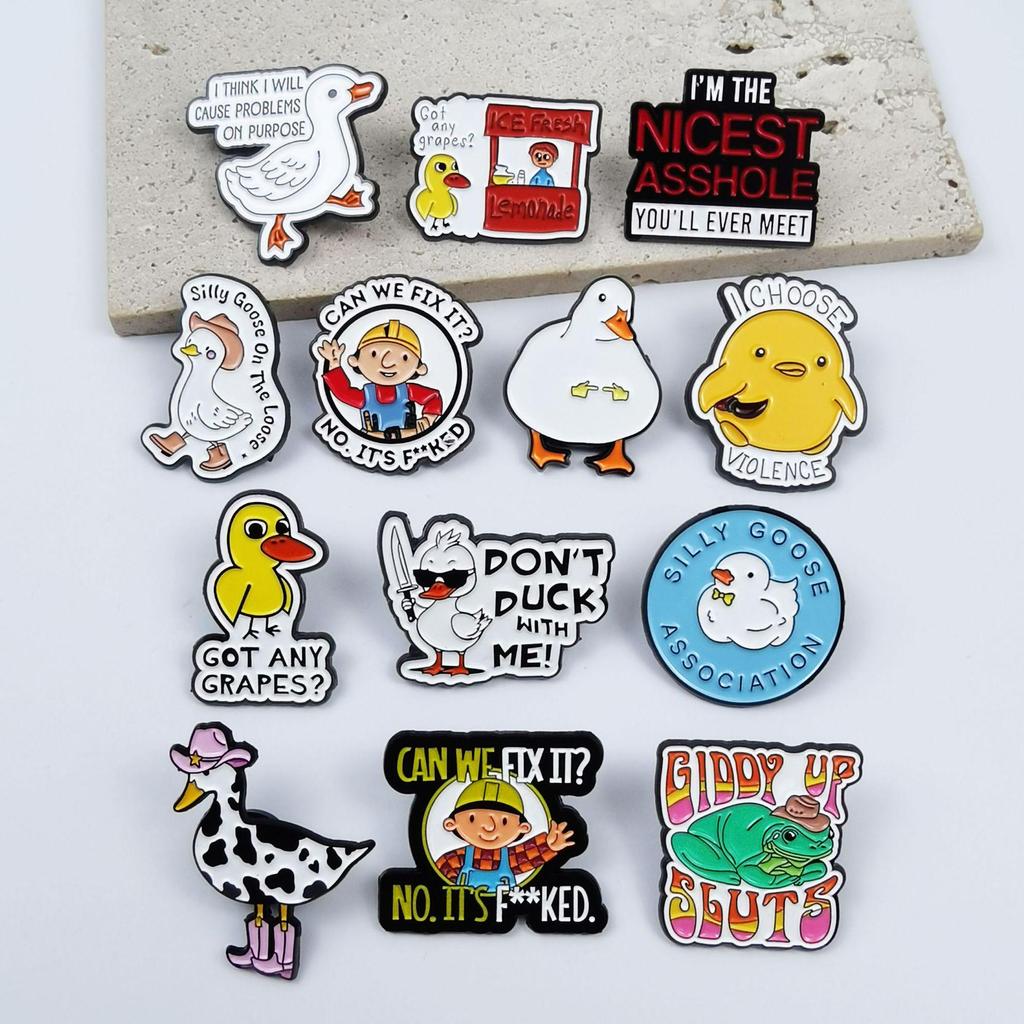 Cartoon Animals Brooch Set: Cute Duck & Frog Alloy Pins, English-Inspired Decorative Accessory