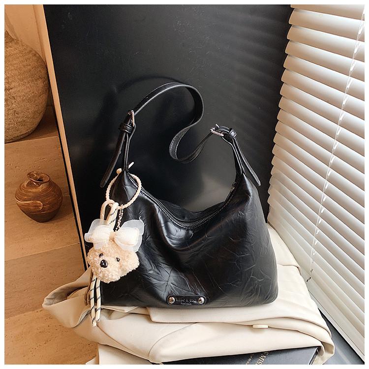 IELGY Women s Summer Retro One-Shoulder Large-Capacity Commuter Cross-Body Dumpling Bag