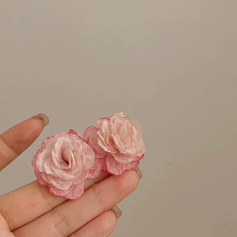 Resort-Style Beaded Stud Earrings: Handmade, Versatile, and Perfect for Spring and Summer with an Exquisite, Elegant Touch.