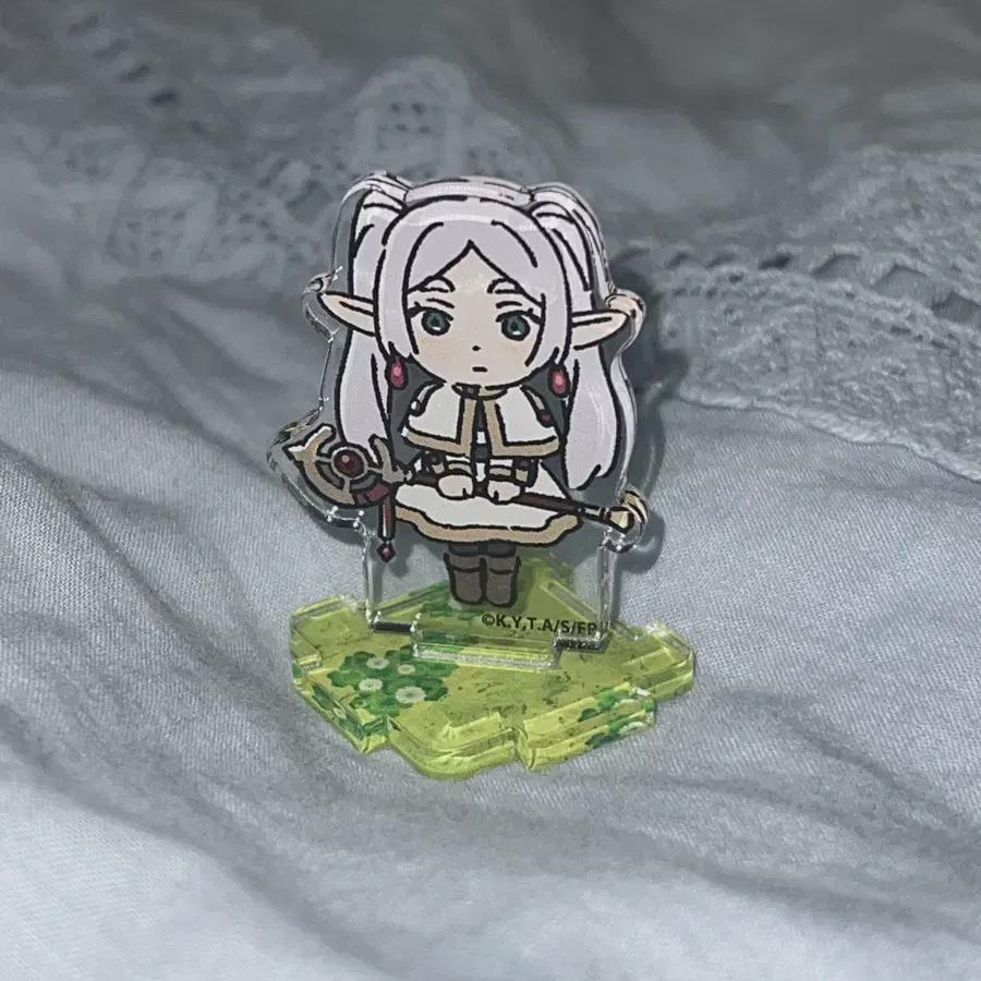 

Акриловая подставка Jang Song s Freelen Freelen