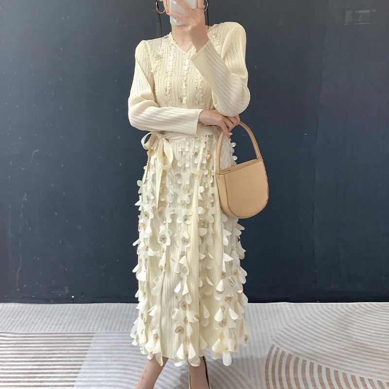 

Elegant Pleated Applique Dress - Spring 2026 Plus Size Fashion One Size брудно-білий