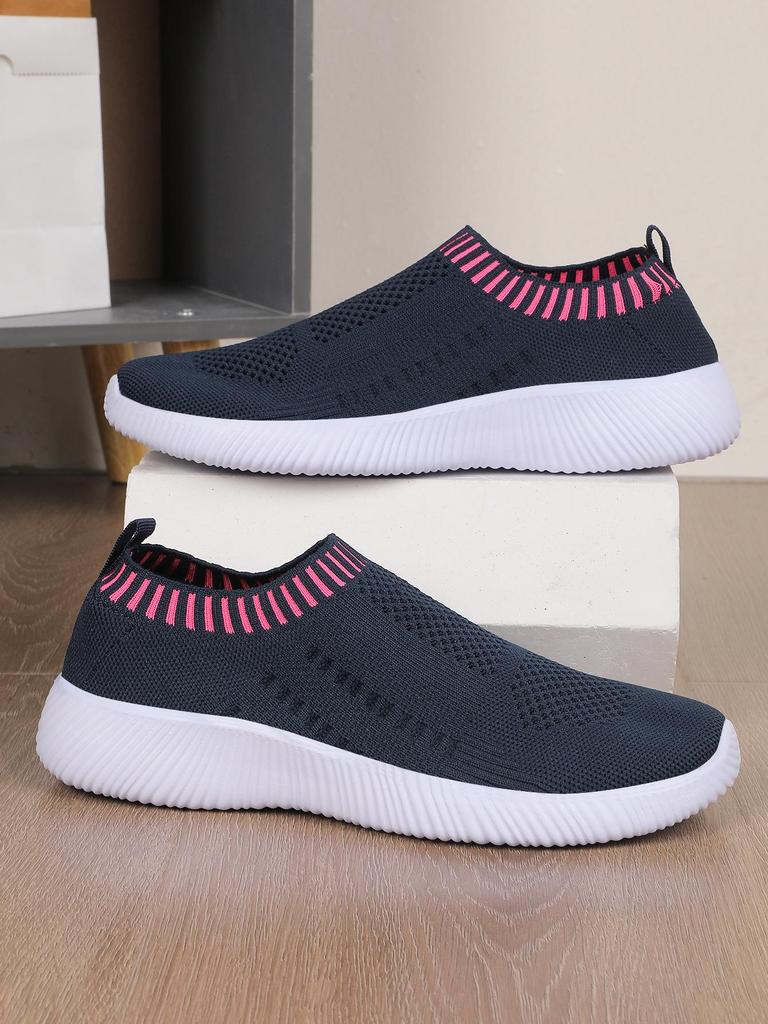 Comfortable Slip-On Soft Sole Women's Shoes - Large Size, Ultra-Light Flying Weave Design for Middle-Aged and Elderly, Spring/Summer 2025