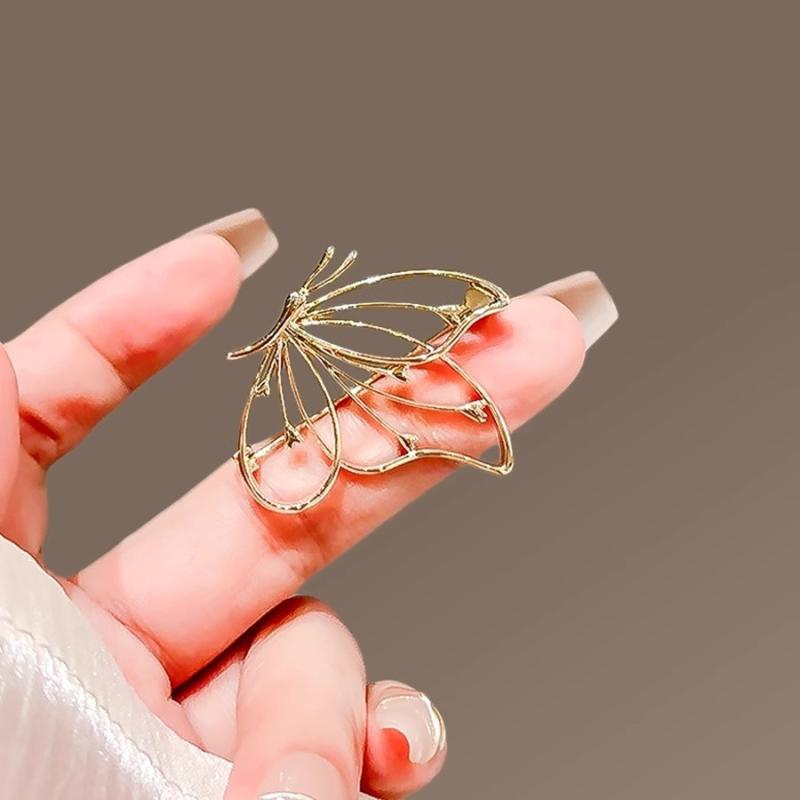 Cute Metal Butterfly Brooches For Women Elegant Hollow Out Smooth Butterfly Pin Fine Design Easy-Match Party Office Brooch Pins