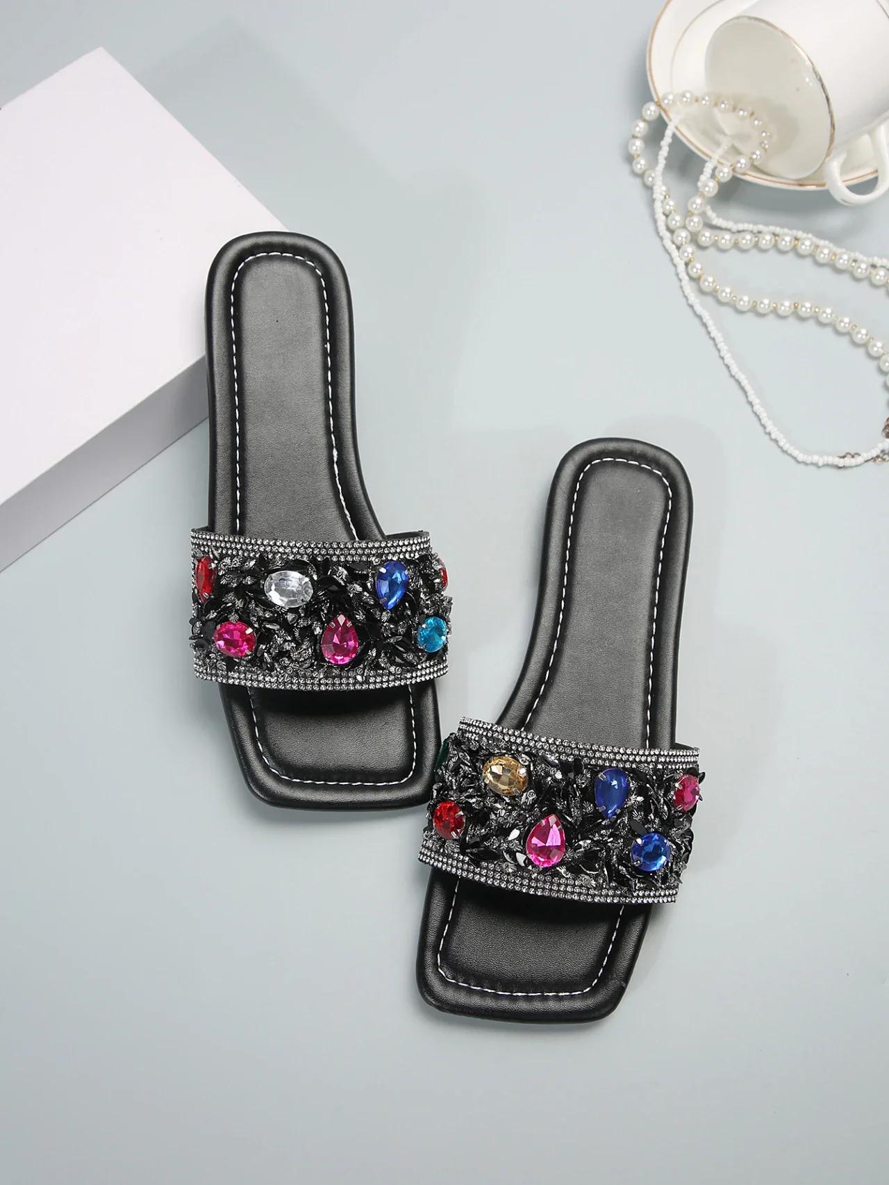 Летние блестящие тапочки для женщин. Новые женские пляжные тапочки на плоской подошве — фото 7