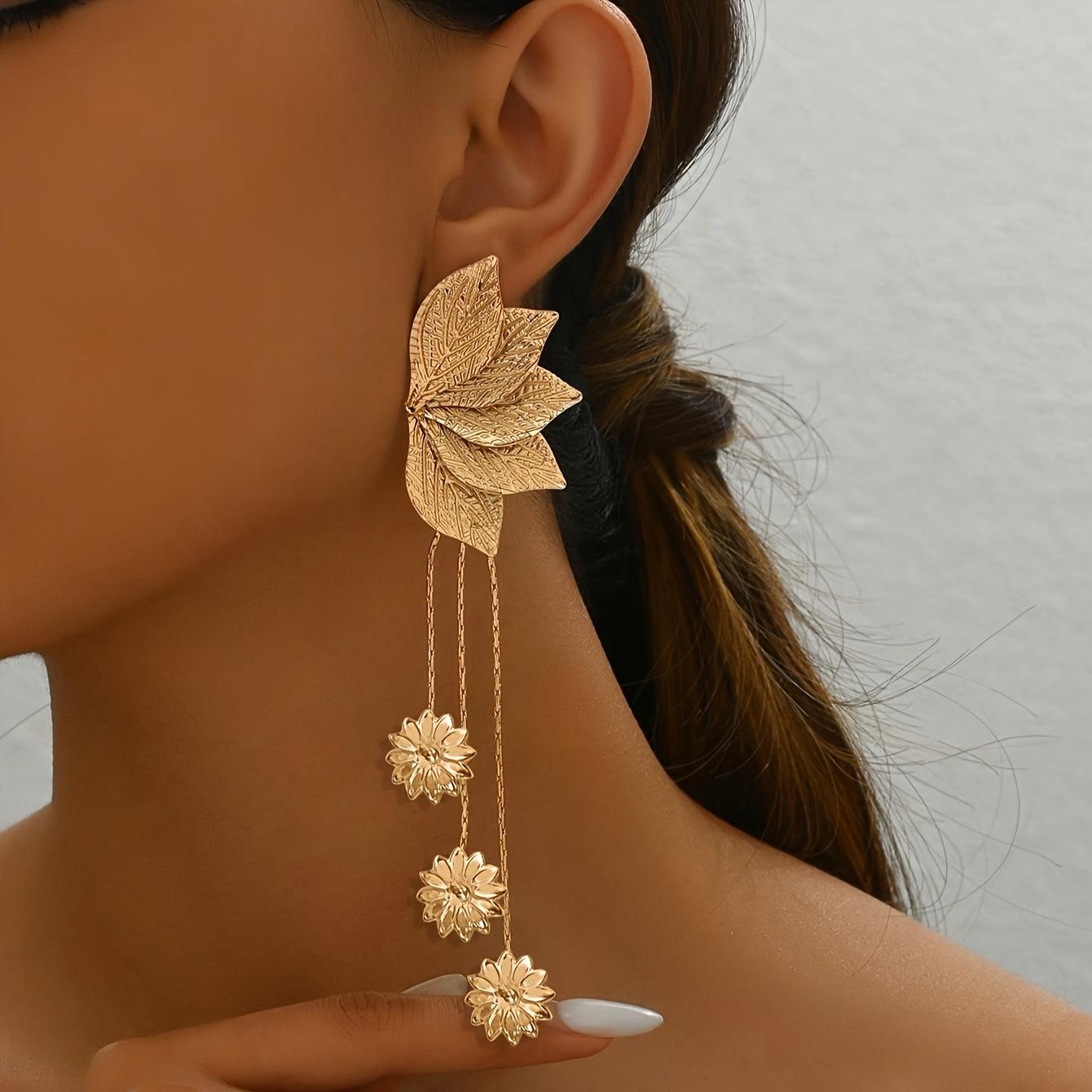 1Pair of new creative leaf fringed versatile earrings золотисто-желтый