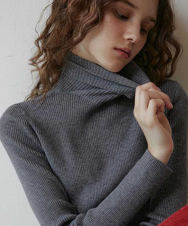 GREENBUTTER Soft Knit Turtleneck (Charcoal)