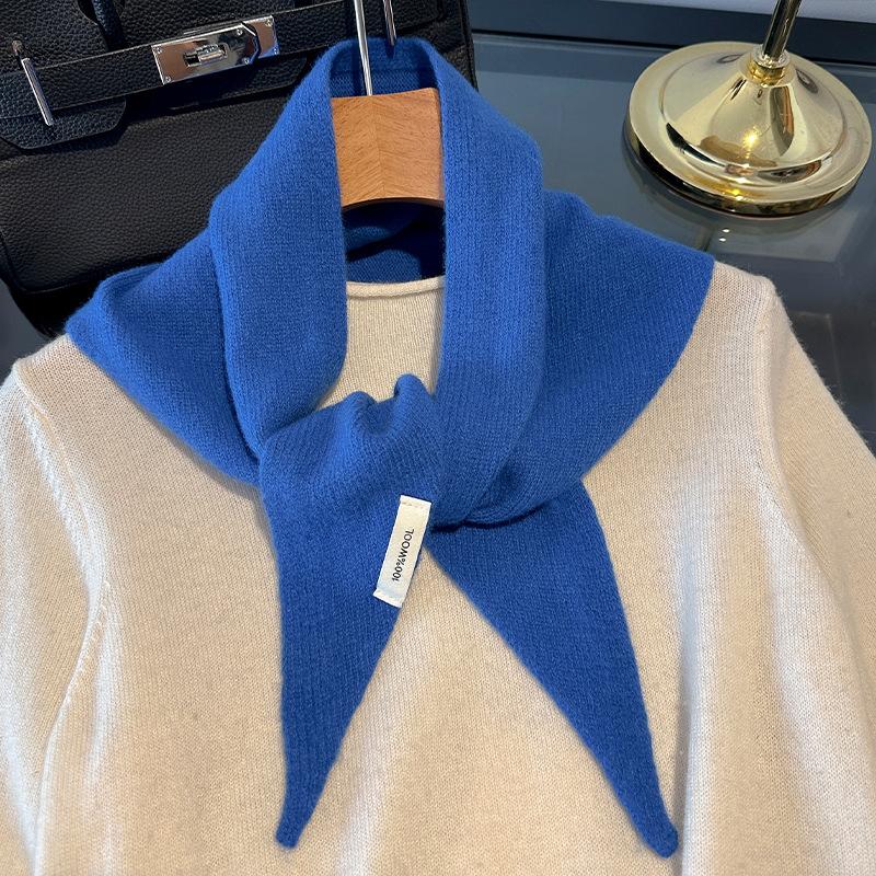 British Korean Triangular Scarf Niche 100% Wool Triangle Scarf Women Head Scarf Knitted Shawl Winter Warm Poncho Echarpe