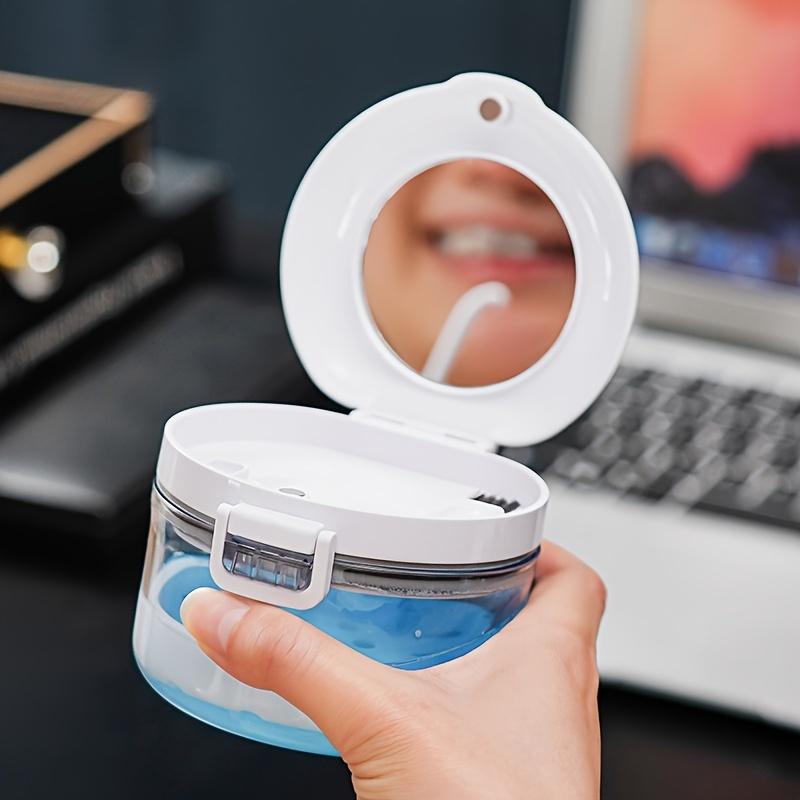 1pc of a Portable Storage Box for Invisible Braces, Suitable for Retainers And Convenient for Cleaning Dentures on The Go.