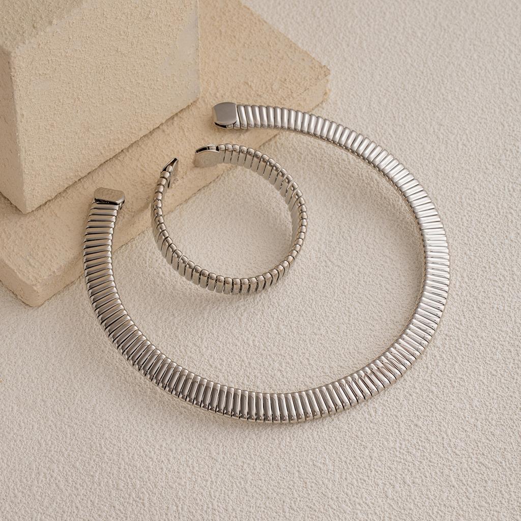 Metal Style Personalized Snake Bone Bracelet Collar Exaggerated Opening Design Jewelry Wide Edge Vertical Pattern Necklace
