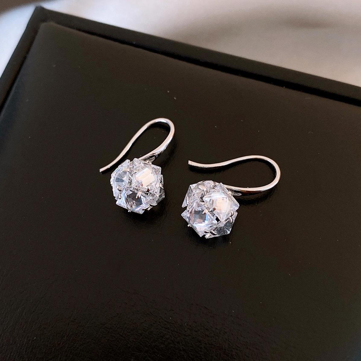 Korean sweet round zircon pendant earrings, ear hooks, exquisite earrings, niche design