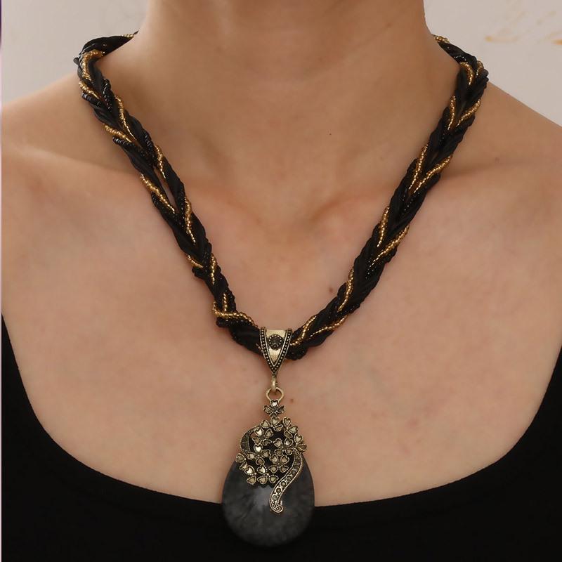 Bohemian Ethnic Flower Teardrop Ladies' Short Necklace