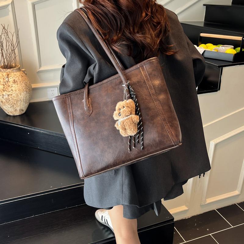 Large-capacity bag, daily work commute tote bag, new spring fashion versatile single shoulder armpit bag for women