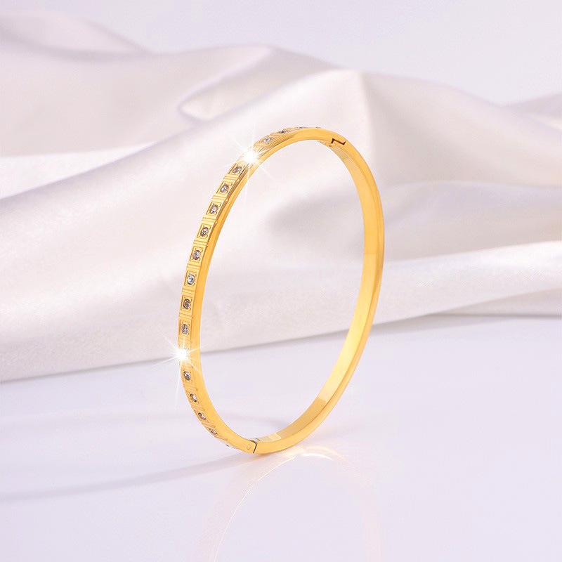 Starry Sky Silver Titanium Steel Bracelet for Women - High-End, Versatile, Full Diamond, Non-Fading Fashion Accessory