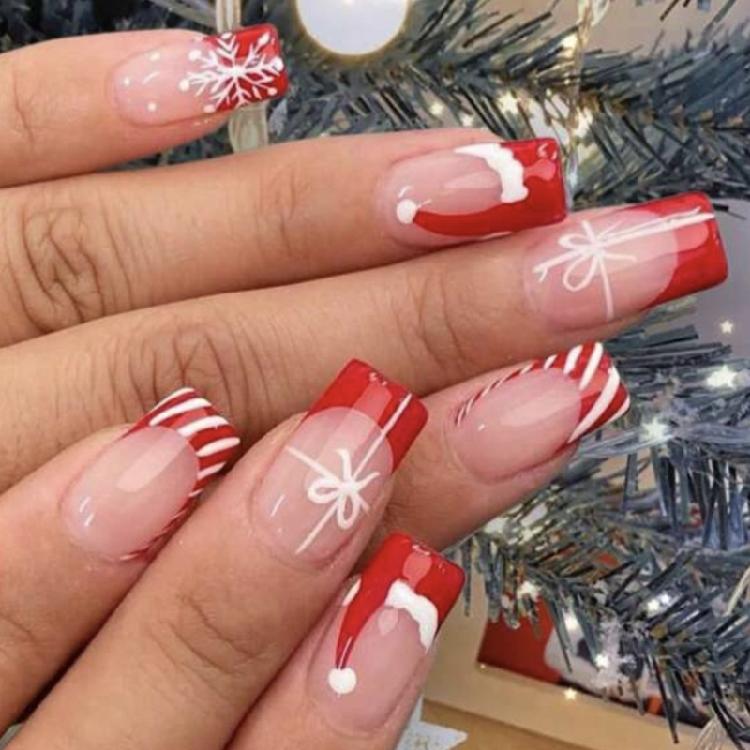 Festive Christmas Press On Nails Set 24Pcs Medium Square Flase Nail Snowflakes Artificial Nail for Easy Holiday Nail Art 1
