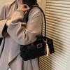 New 2025 Retro Velvet Shoulder Bag - Large Capacity, High-Quality Women's Autumn/Winter Commuter Bag