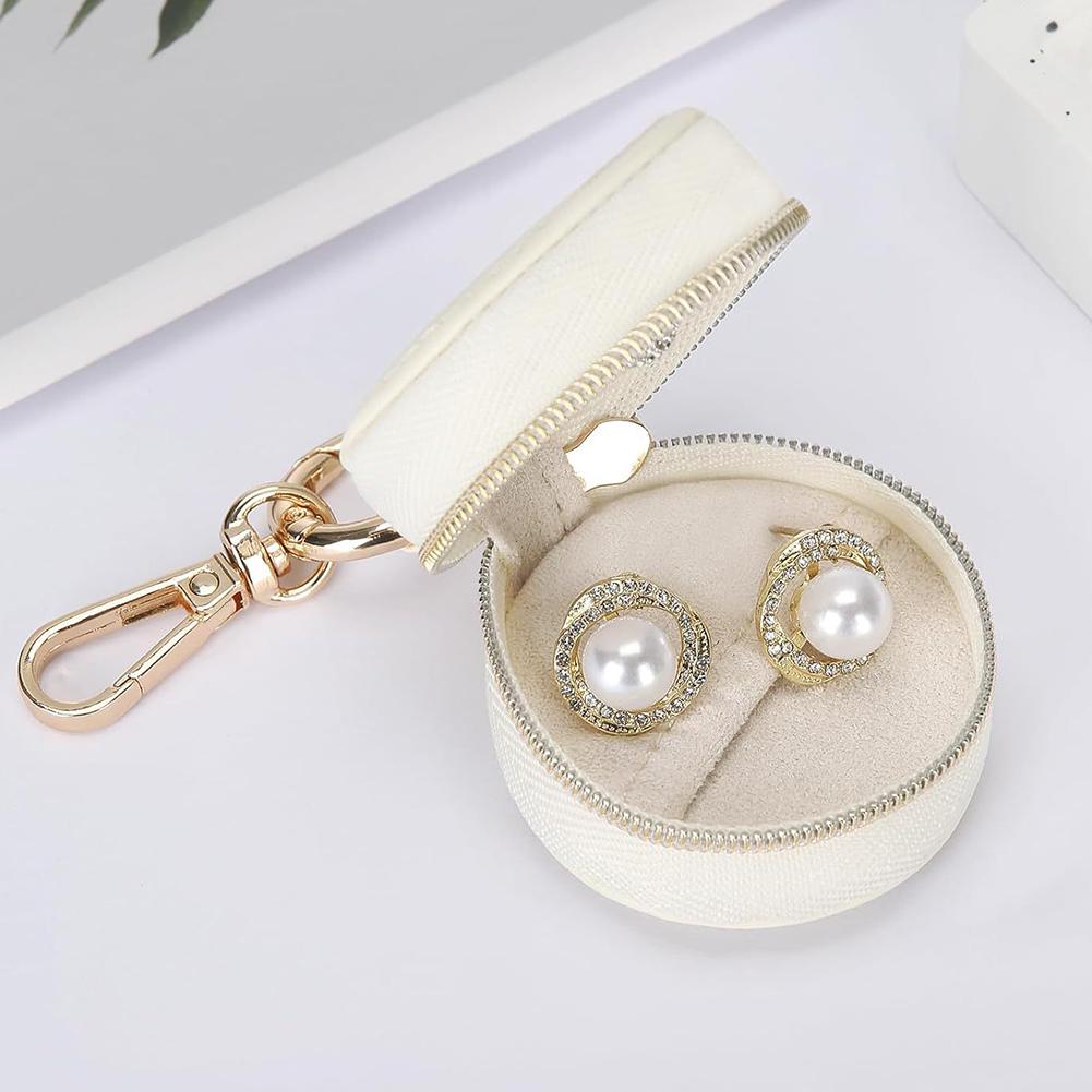 Portable Ring Keychain Holder for Gym and Travel, Cute Jewelry Holder for Sports Bag, Compact Ring Earring Necklace Storage Case