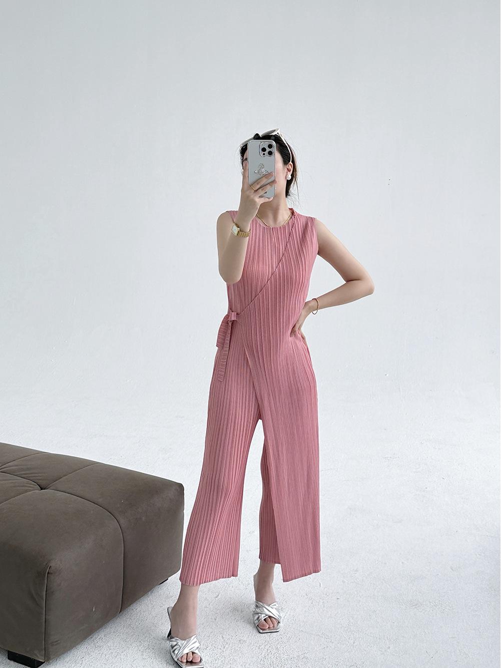 

Летний желтый плиссированный комбинезон 2025 года для женщин из импортной ткани Toray One Size розовый