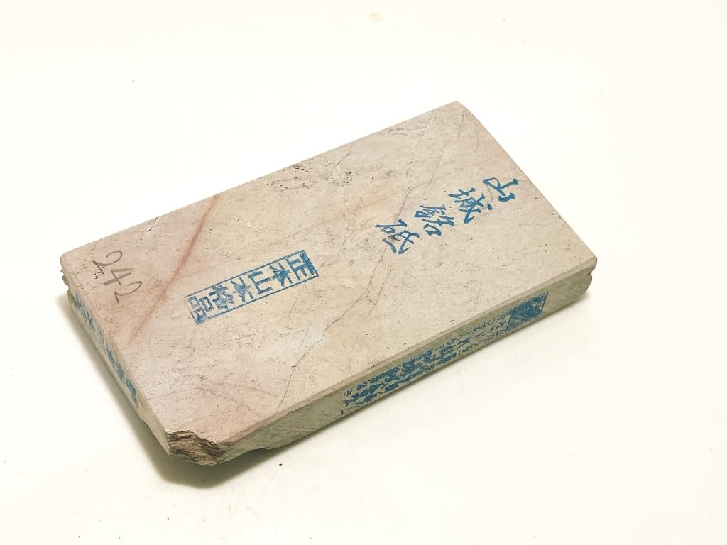 Natural with from Karakawa Ozu in Iyo Tonotori suitable for outdoor Features from Ukyo Also includes Shohonzan finishing stones with forging and