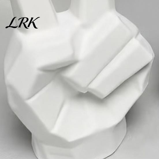 Unique Photo Props 3D Printed Victory Gesture Hand Sculpture, Modern Resin Statue for Home Office Minimalist Decor Desk Decor, Creative Geometric