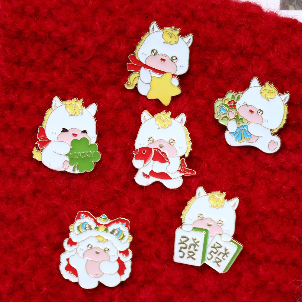 1/6 Stück 2026 Pferdejahr Broschen Niedliche Cartoon-Tierkreiszeichen-Pferde Metallabzeichen Anstecknadeln Kleidung Tasche Zubehör Neujahrsgeschenke