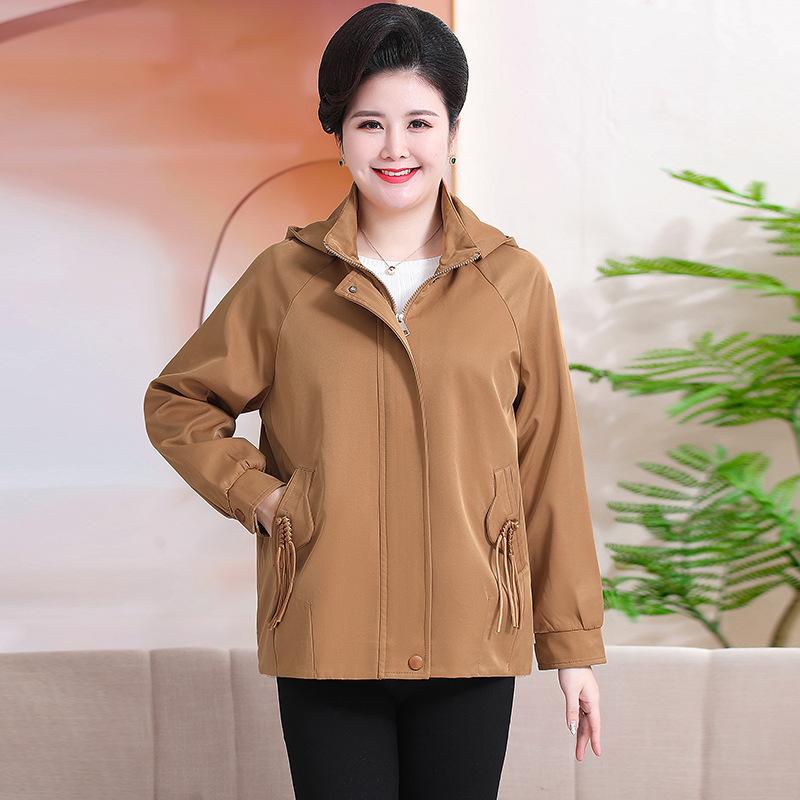 Middle-aged and elderly mother autumn coat foreign style age-reducing trench coat year-old grandmother spring and autumn national style top women