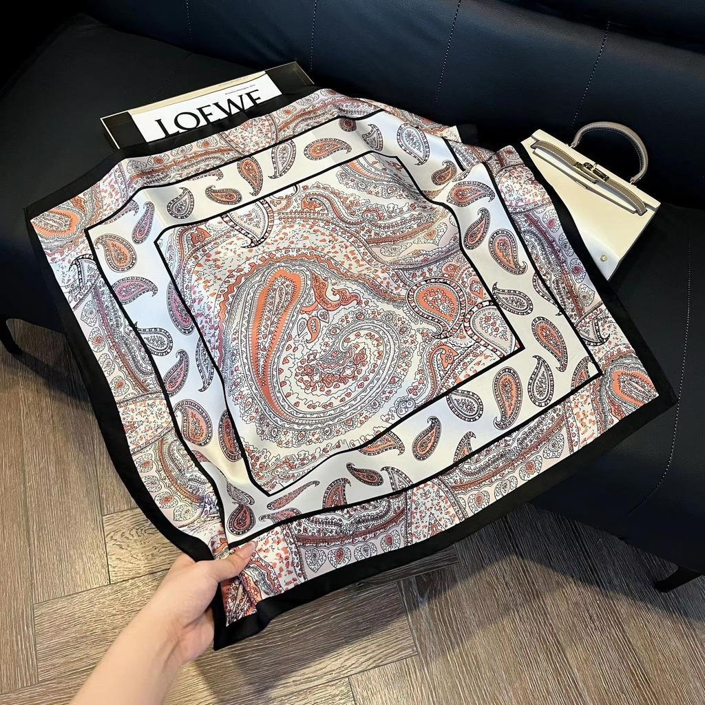 New Luxury Cashew-printed Silk Scarf Women Elegant and Versatile Satin Headwear Bag Clothing and Accessories 70cm Square Scarf