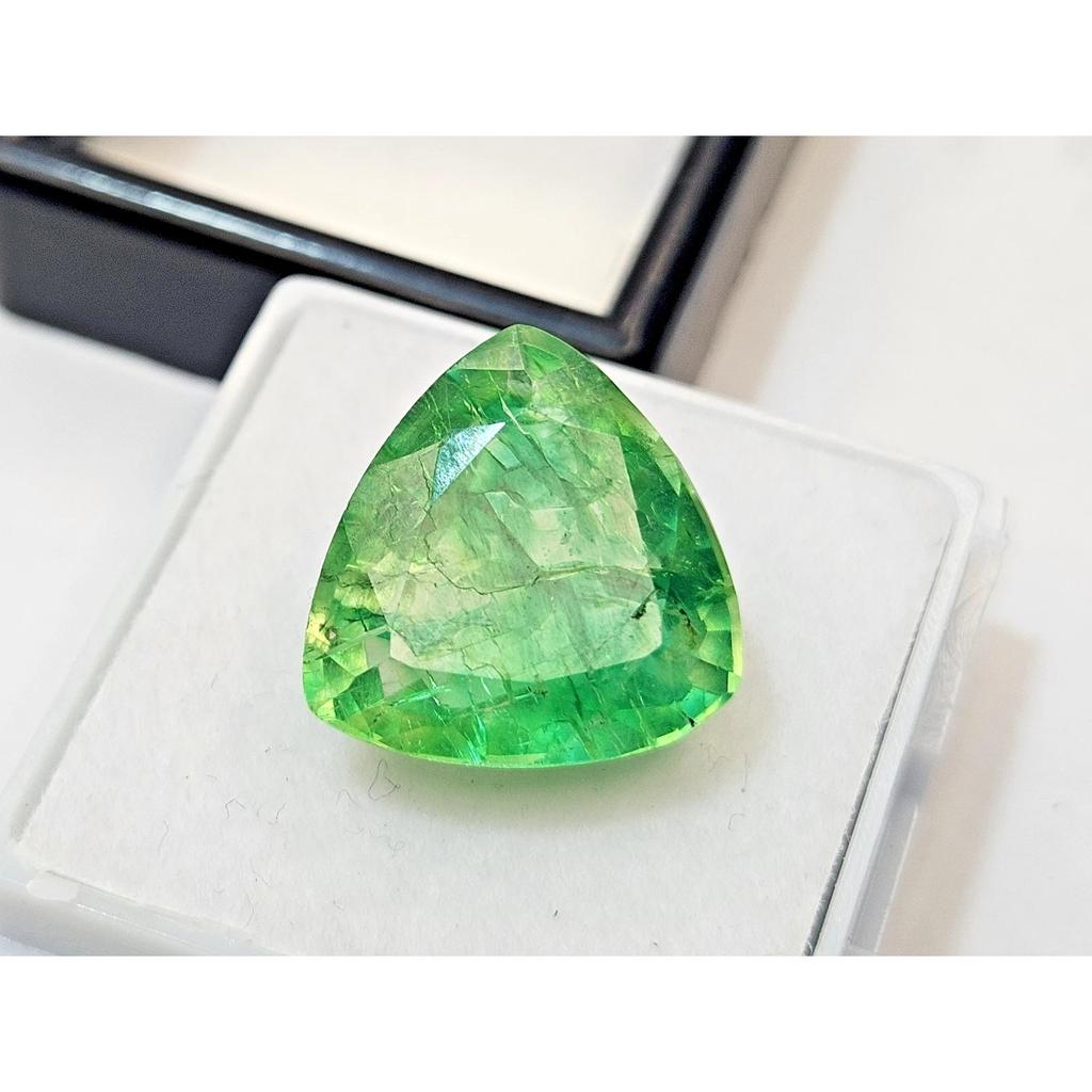 Green Colombian Emerald 9-10 Ct Trillion Cut Certified Stunning Loose Gemstone