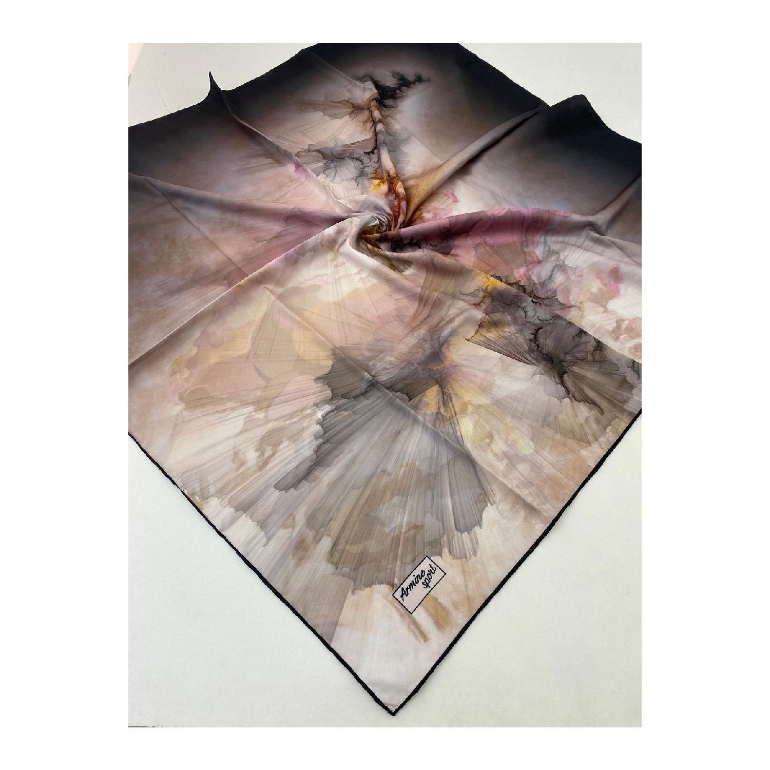 

Спортивная саржа (саржа) Шарф с узором «Ностальгия» Дымчатая роза 90x90