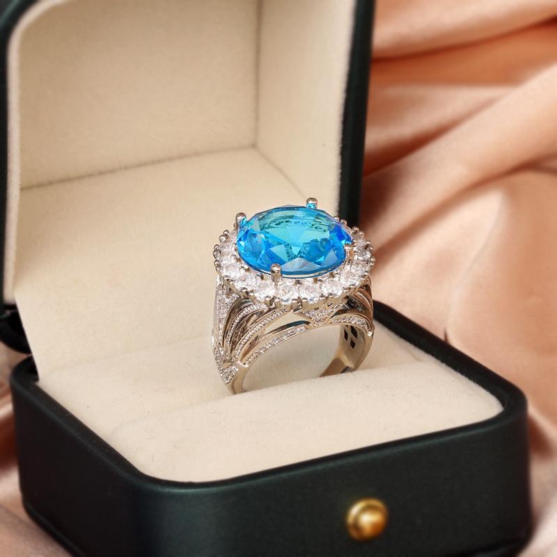 Italian Palace Retro Hollow Women's Ring Gold Fence Zircon Micro Set Sapphire Ring Versatile and Elegant Aristocratic