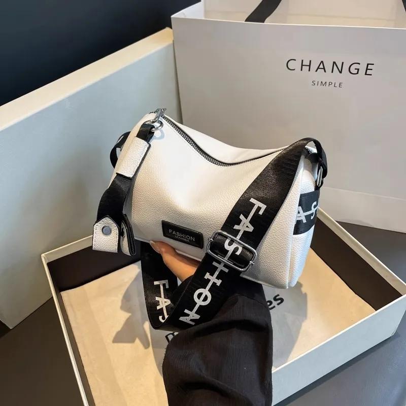 Niche Design Bag Women's Bag New Fashion Shoulder Messenger Bag Versatile Casual Pillow Bag