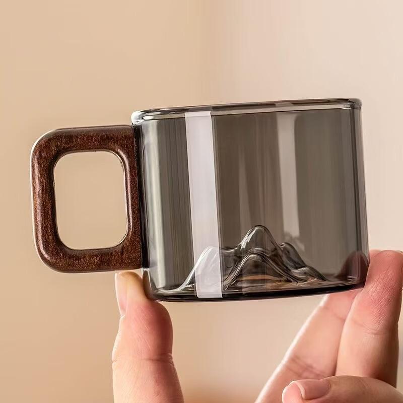 Hayuuxi Borosilicate Glass Tea Cup with Mountain Base