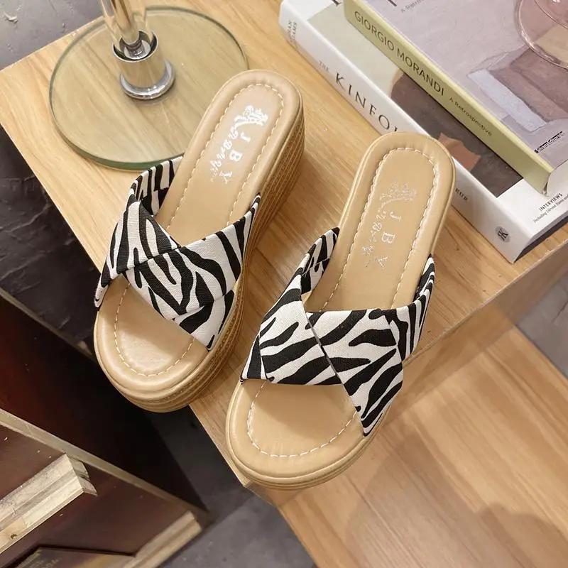 Woman Slippers Flip Flops Sandals New Style Shoes for Women High Quality Elegant Slides and Fashionable Natural Skin On Offer 39