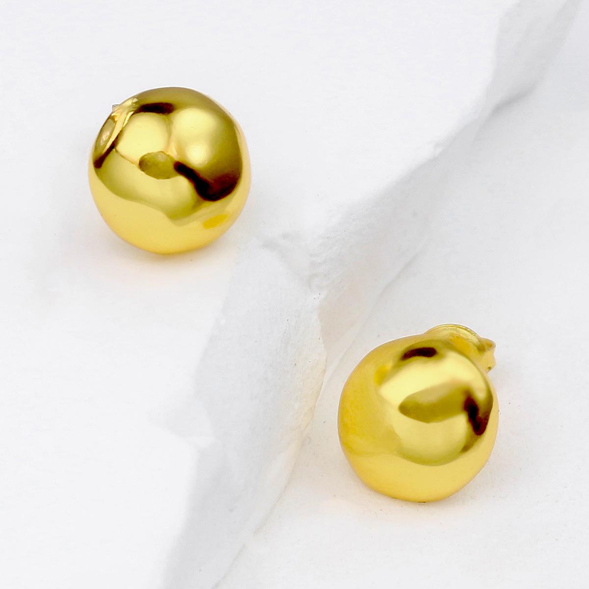 UNOde50 2025 Retro Shiny Round Stud Earrings for Women - Light Luxury Half-Round Design