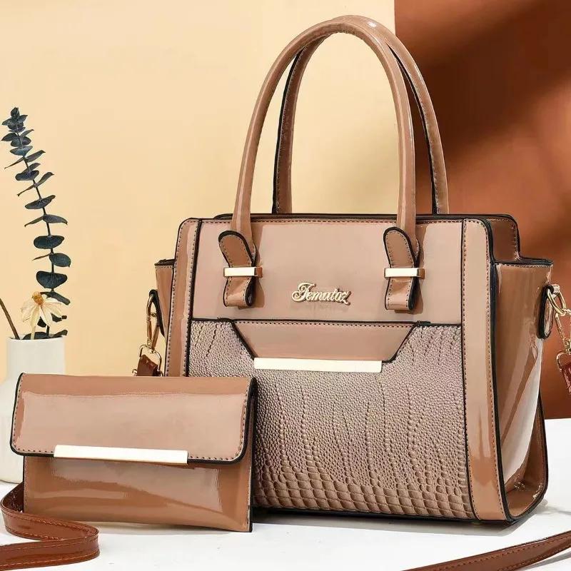 Luxury Brand Designer Women'S Handbag Classic Retro Versatile Shoulder Bag Large Capacity Casual Crossbody Bag Commuting Tote