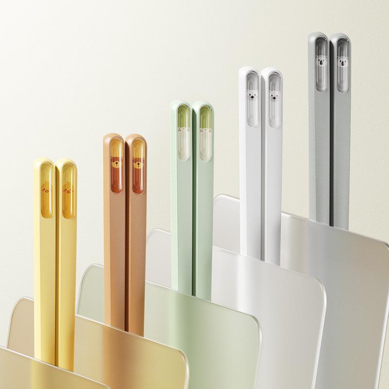 Cartoon Antibacterial Non-slip High-Temperature Resistant Alloy Chopsticks - Mildew Proof, High-End Design for One Person.